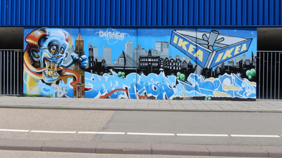 915153 Afbeelding van het graffitikunstwerk 'IKEA' van 'GRAFFITIFUN' aan de gevel van het gebouw van woonwarenhuis IKEA ...